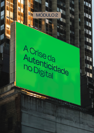 Outdoor verde gigante em um prédio de vidro com o título do módulo dois